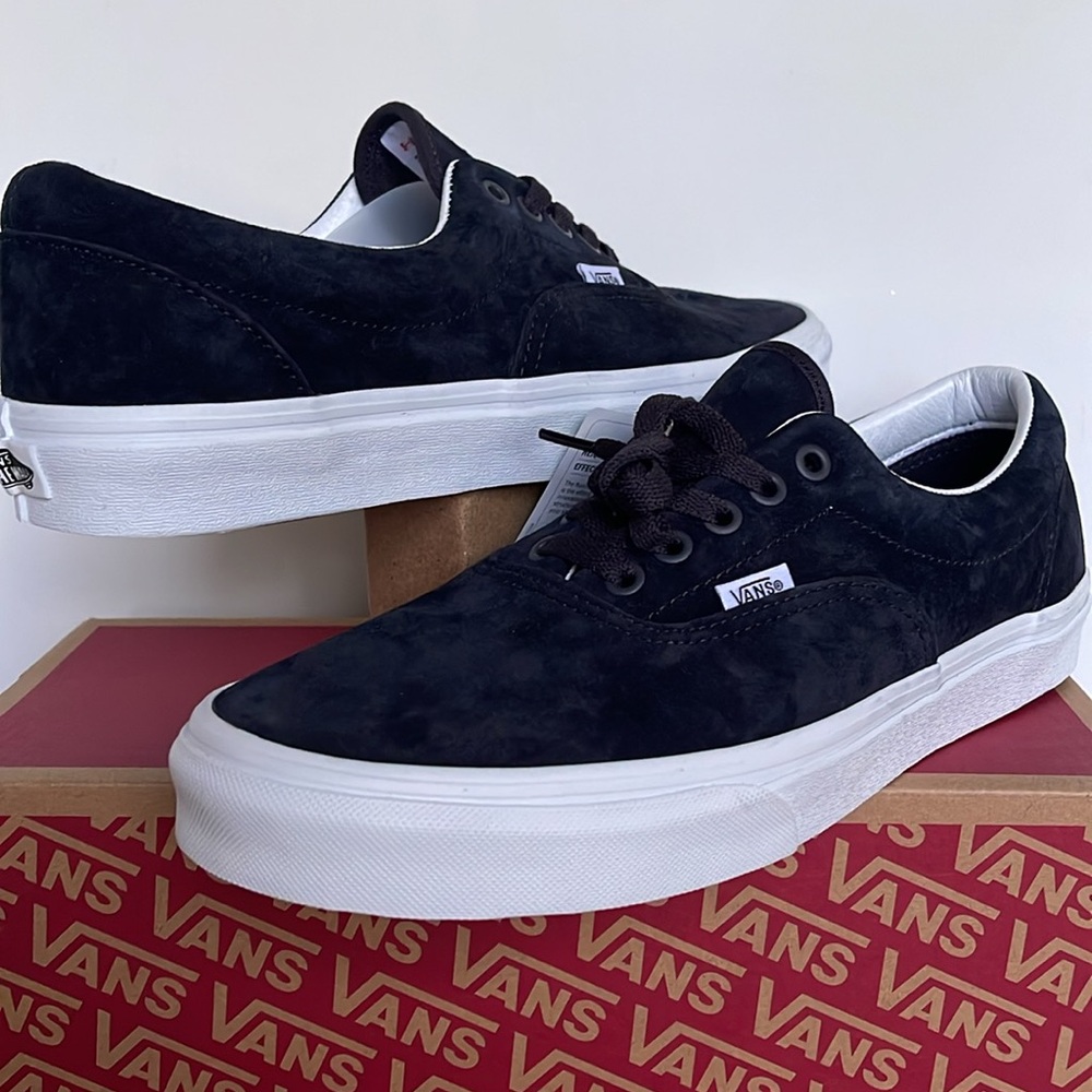 Vans WMNS Era Pig Suede Nine Iron
VN0005UEBYD
Sneakers